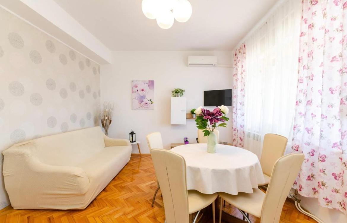 Apartments Tatjana Crikvenica Exterior foto