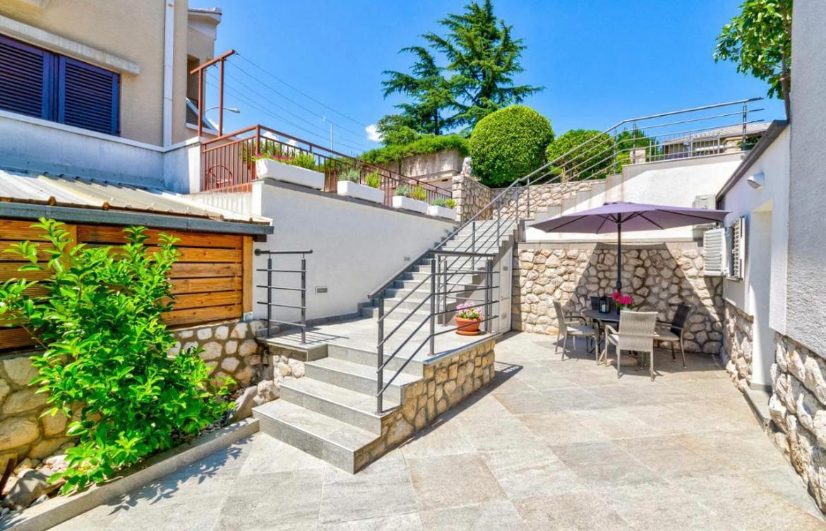Apartments Tatjana Crikvenica Exterior foto