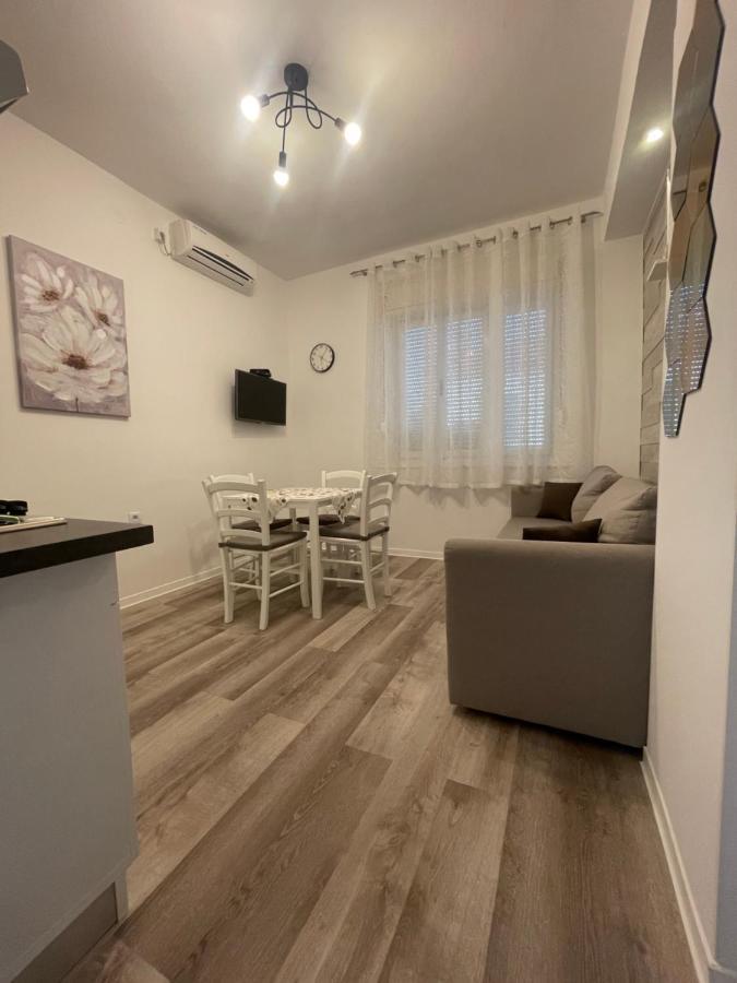 Apartments Tatjana Crikvenica Exterior foto